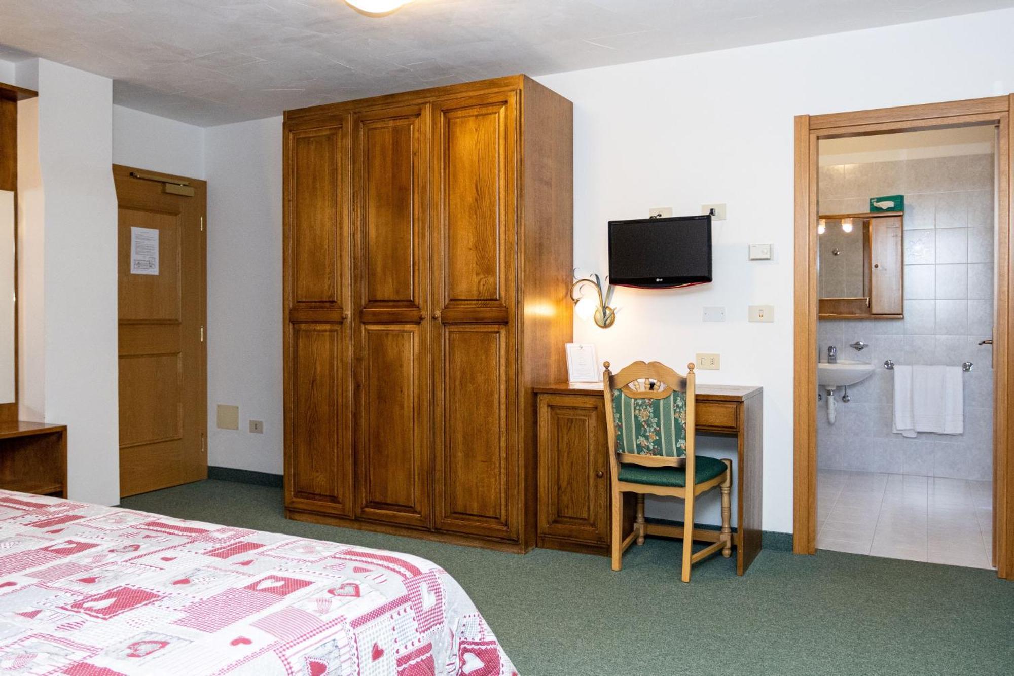 Wellness Hotel Dolomia Soraga Exterior photo