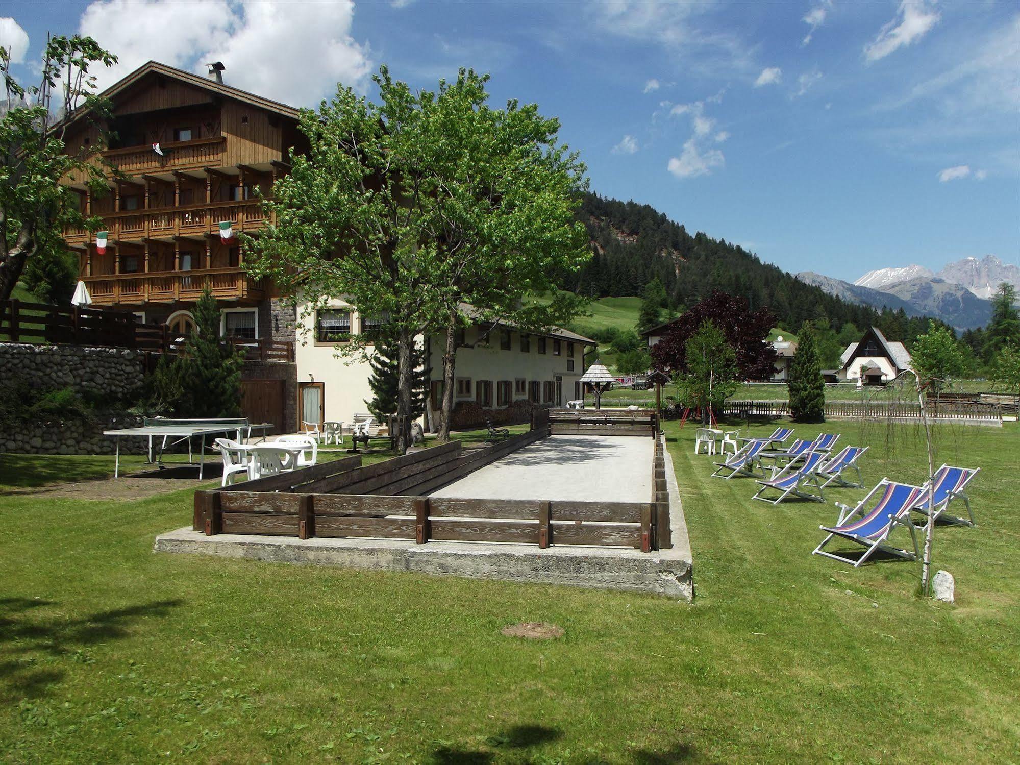 Wellness Hotel Dolomia Soraga Exterior photo